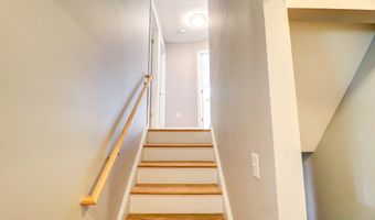 42 Cherry Tree Farm Rd, Middletown, NJ 07748