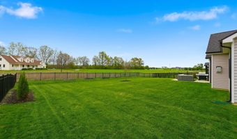 5329 Greyson Heights Dr, Auburn, IN 46706
