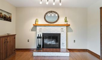 17 Northgate Dr, Albany, NY 12203