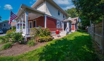 40 Vine St, East Greenwich, RI 02818
