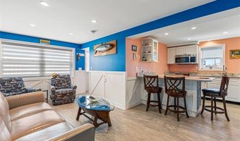 6 MacAlder St, Narragansett, RI 02882