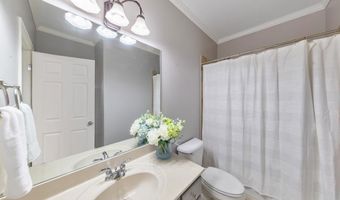 62 Applewood Ln, Acworth, GA 30101