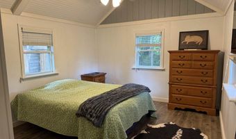 15 Lynwood Dr, Brattleboro, VT 05301