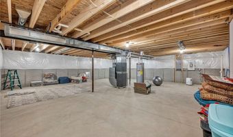 172 Eagle Cir, Amherst, OH 44001