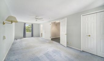 2225 Tilsby Ct, Ann Arbor, MI 48103