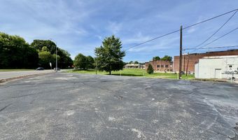 4 Green St, Athens, TN 37303