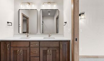 5728 W SPENCER St, Appleton, WI 54914