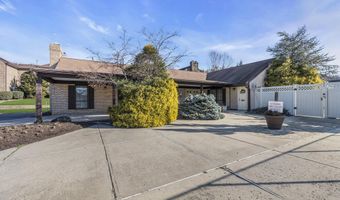 907 Wellington Pl, Aberdeen, NJ 07747