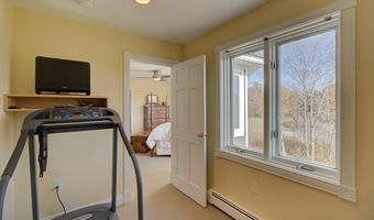 105 Brook Dr, Burlington, VT 05408