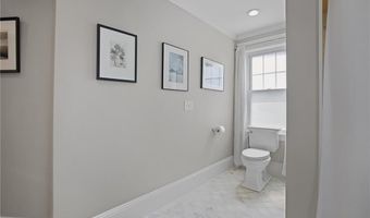 56 Somerset St, East Greenwich, RI 02818
