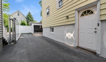 127 W 51ST St, Bayonne, NJ 07002
