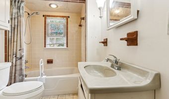 44 Nod Rd, Clinton, CT 06413