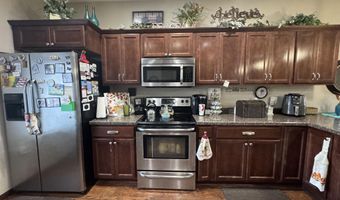 1702 Miller Ln, Aberdeen, SD 57401