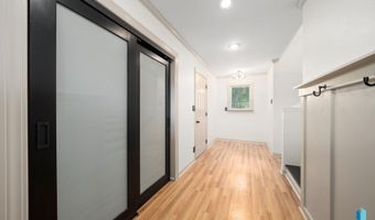 1513 E Sylvan Cir, Brandon, SD 57005