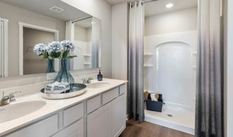 2821 BROOK VIEW Dr, Des Moines, IA 50317