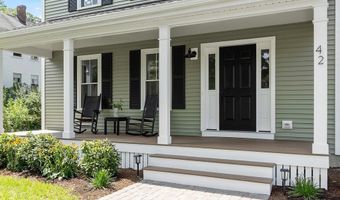 42 Hillside Ave, Bedford, MA 01730