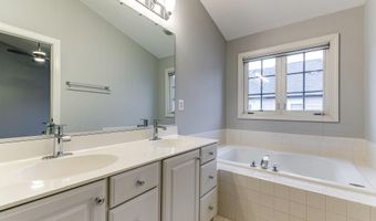 953 HARRISON Cir, Alexandria, VA 22304