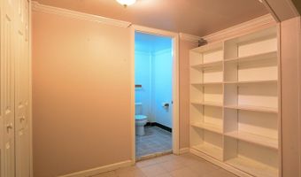 6820 COLBURN Dr, Annandale, VA 22003
