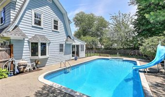 4 Harlem St, East Providence, RI 02916
