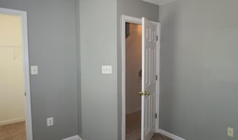 5818 COWLING Ct, Alexandria, VA 22304