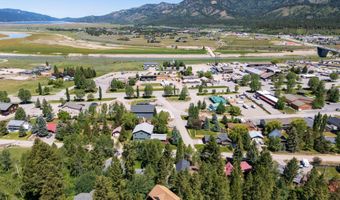 166 STOOR Dr, Alpine, WY 83128