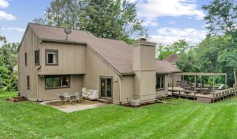 3735 Tremont Ln, Ann Arbor, MI 48105