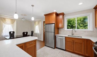 4908 ERIE St, Annandale, VA 22003