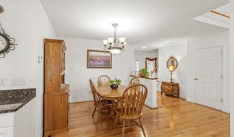 13 Laurel Hill Ct 13, Bourne, MA 02532