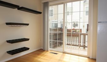 5818 COWLING Ct, Alexandria, VA 22304