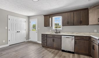 393 Peterson Ave, Auburn, KY 42206