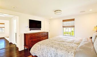228 Bonnet Point Rd, Narragansett, RI 02882