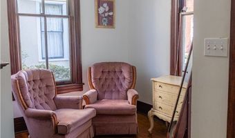 201 W 33rd St, Savannah, GA 31401