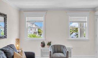 302 Deal Lake Dr 19, Asbury Park, NJ 07712