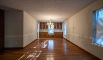1690 Fairway Dr, Batesville, AR 72501