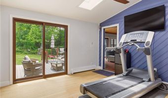 5 Buoy St, Jamestown, RI 02835