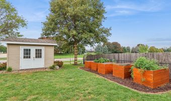 2012 Country Cove Ln, Altoona, IA 50009