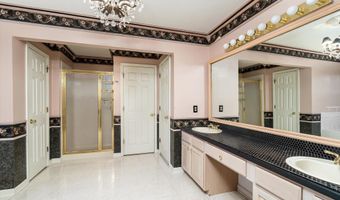 9 Denise Dr, Allentown, NJ 08501