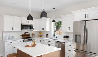 218 Second St, East Providence, RI 02914