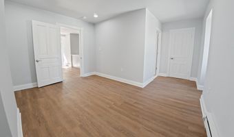 827 LINDEN St W, Allentown, PA 18101