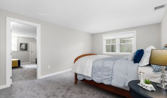 3 Chickadee Ct, Bedford, NH 03110