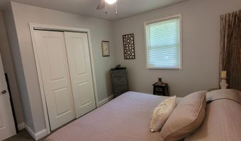 7 Holiday Ct, Albrightsville, PA 18210