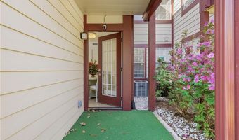 904 Wentworth Ct, Alpharetta, GA 30022