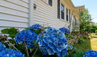 17 Winter Ct, Brattleboro, VT 05301