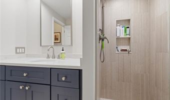 27 Old Meadow Ln, Cumberland, RI 02864