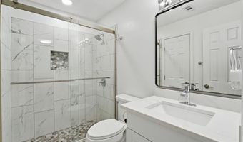 904 Wentworth Ct, Alpharetta, GA 30022