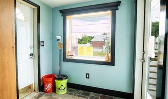 875 Hammond St, Bangor, ME 04401