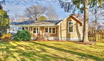 18 Orchard Ave, Barrington, RI 02806