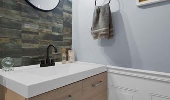 518 Virginia St, Ashville, OH 43103