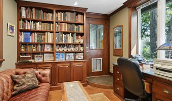 29 Old Forty Acre Mountain Rd, Danbury, CT 06811
