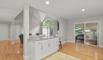 1 Hollyhock Knoll Ct 1, Bourne, MA 02532